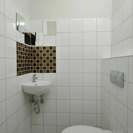 District Seven Spacious *